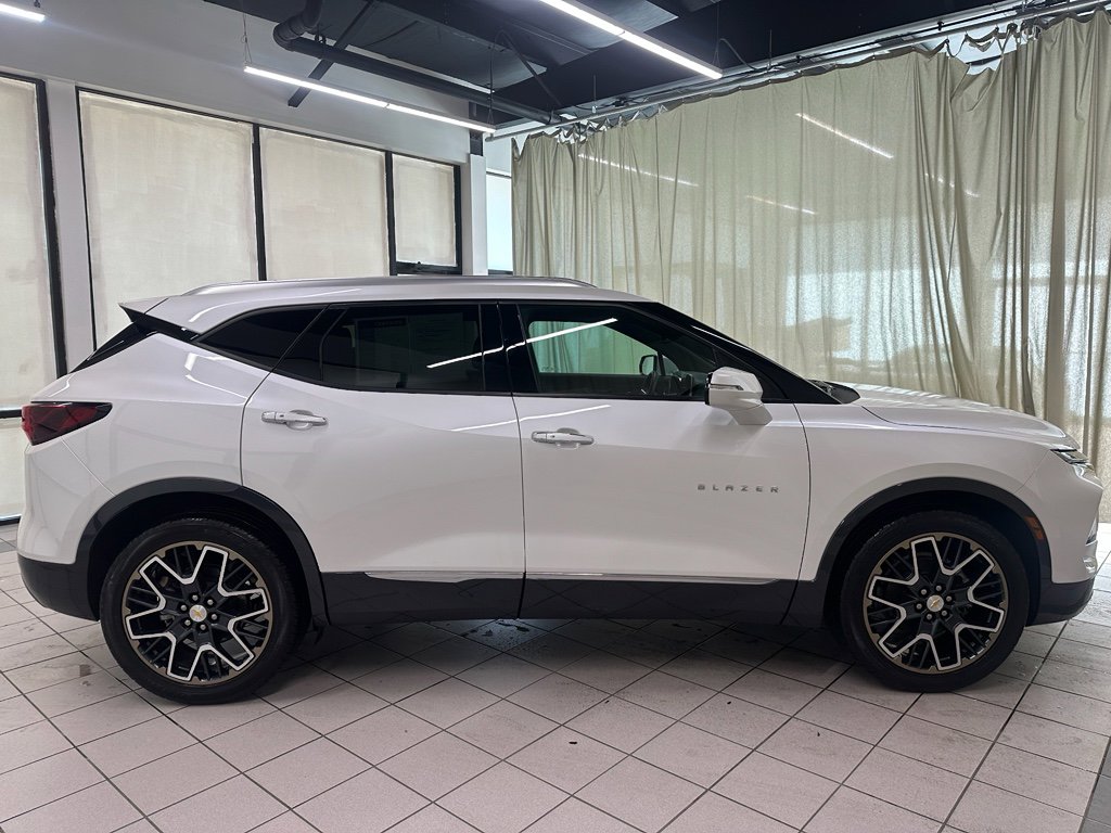 Certified 2023 Chevrolet Blazer Premier w/ Enhanced Convenience Package image 3