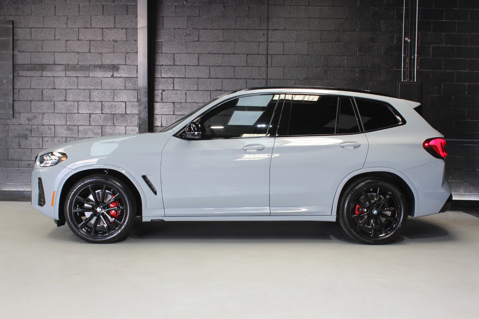 Used 2024 BMW X3 M40i w/ Premium Package image 3