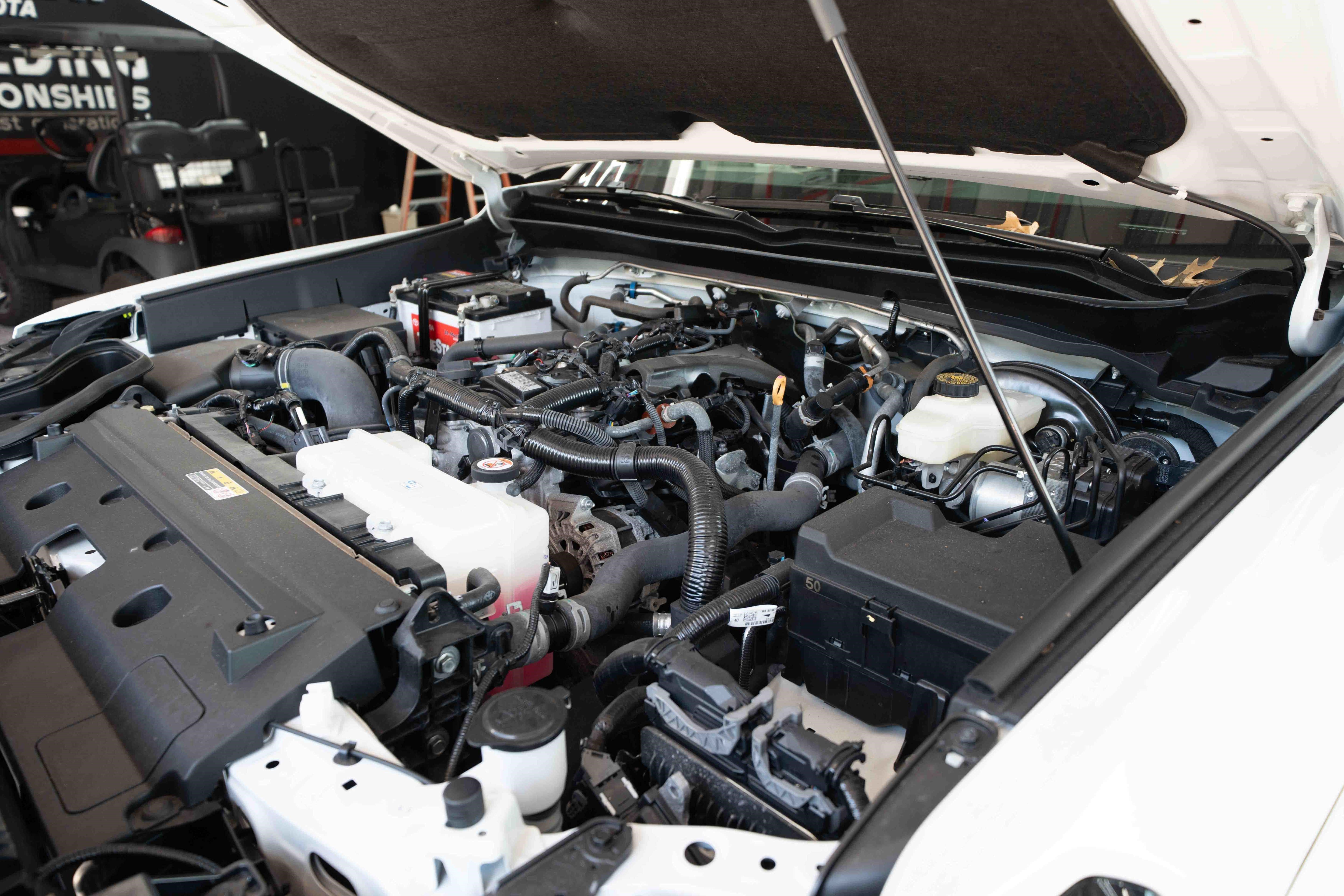 Used 2024 Toyota Tacoma TRD Sport w/ TRD Sport Premium Package AWD/4WD image 31