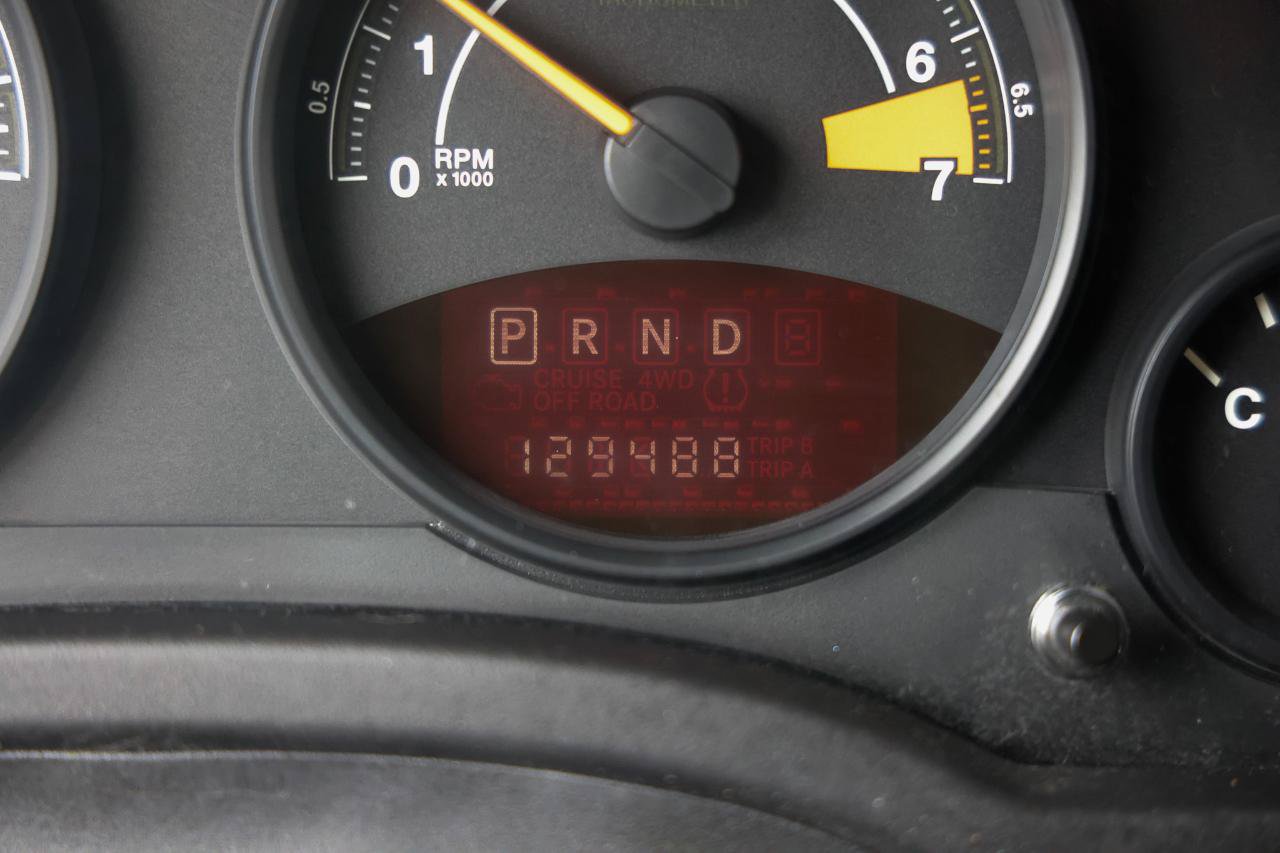 Used 2016 Jeep Patriot Latitude AWD/4WD image 39