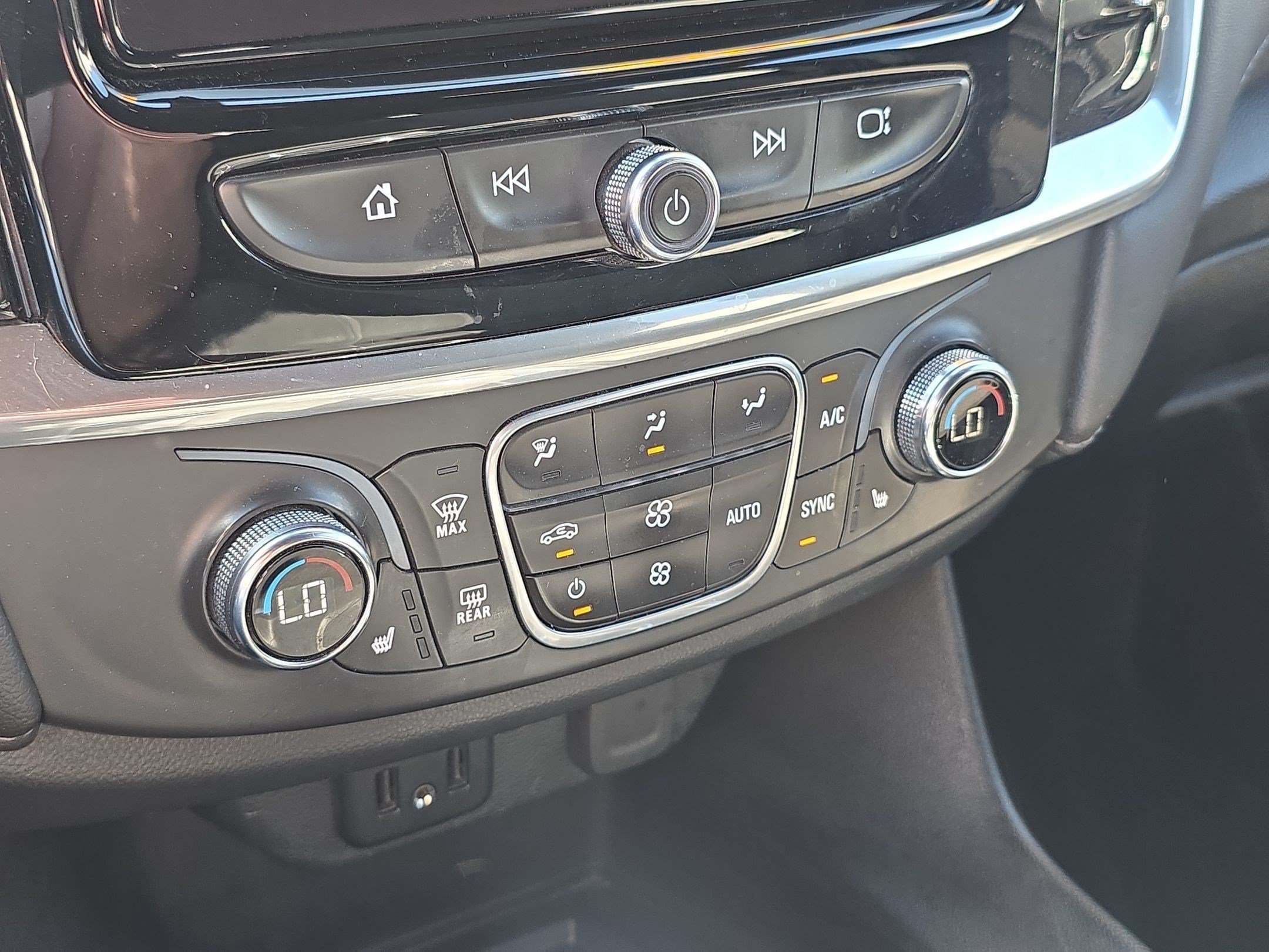 Used 2022 Chevrolet Traverse LT AWD/4WD image 22