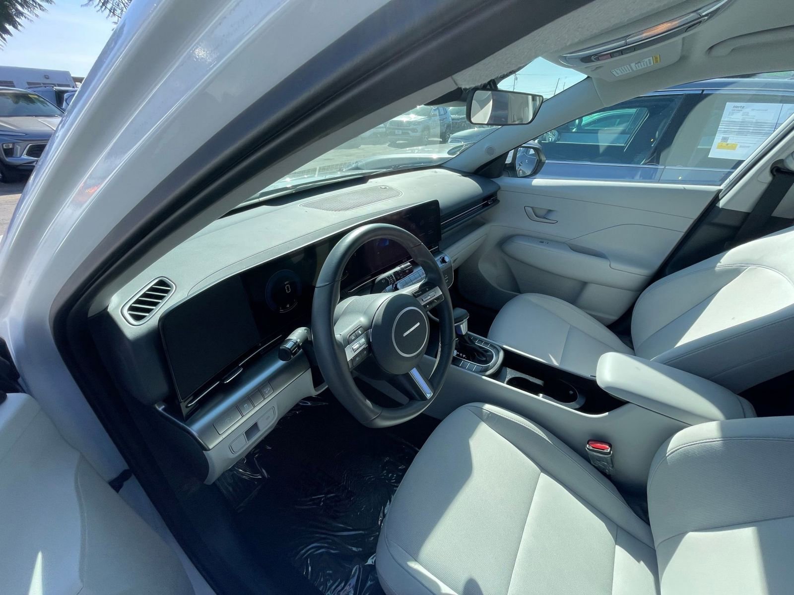 Used 2025 Hyundai Kona SEL FWD image 35
