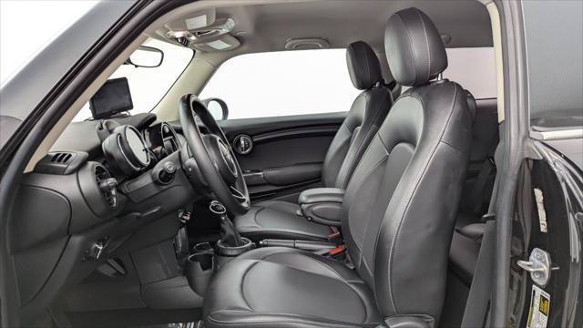 Used 2016 MINI Cooper 2-Door Hardtop FWD image 14