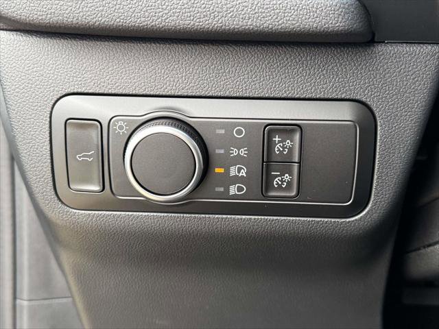 Used 2025 Ford Escape Active w/ Cold Weather Package image 17
