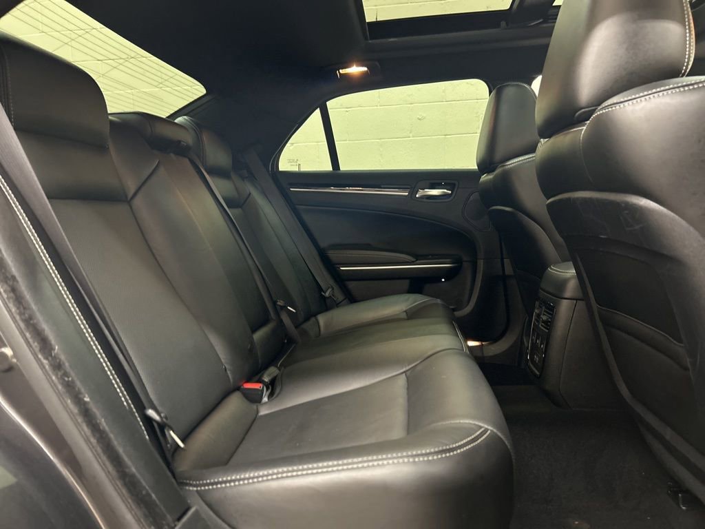 Used 2022 Chrysler 300 S w/ Comfort Group image 9