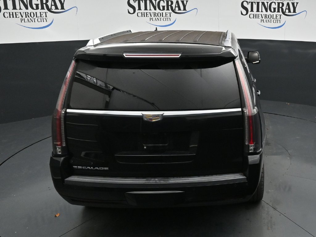 Used 2017 Cadillac Escalade Luxury AWD/4WD image 23