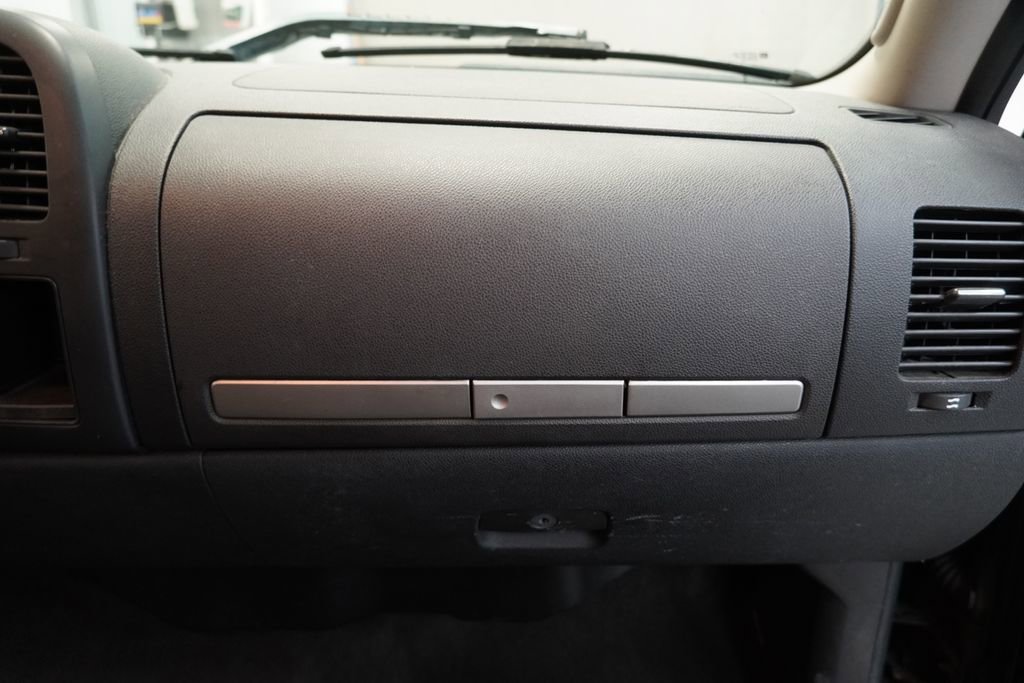 Used 2007 Chevrolet Silverado 1500 LT w/ Towing Package RWD image 35