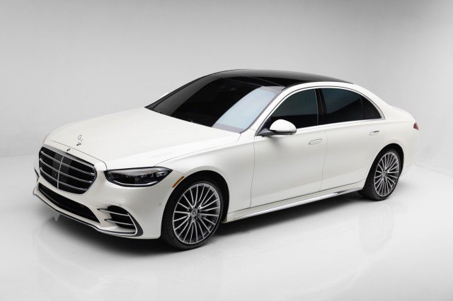 Used 2022 Mercedes-Benz S 500 4MATIC w/ AMG Line Package image 1