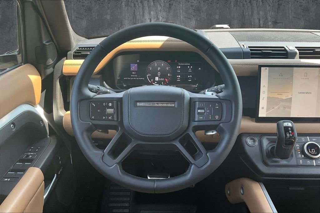 Used 2025 Land Rover Defender 110 V8 image 8