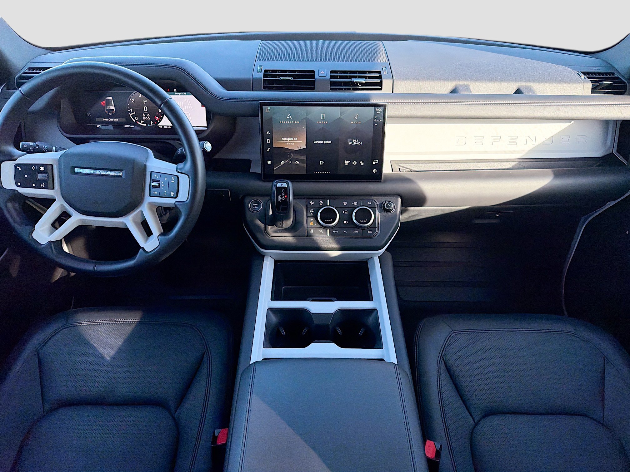 Used 2025 Land Rover Defender 130 S image 19