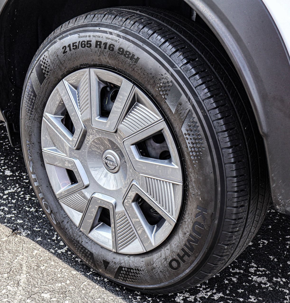 Used 2025 Nissan Kicks S FWD image 9