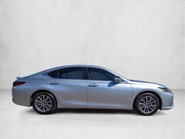 Used 2022 Lexus ES 300h w/ Premium Package image 4