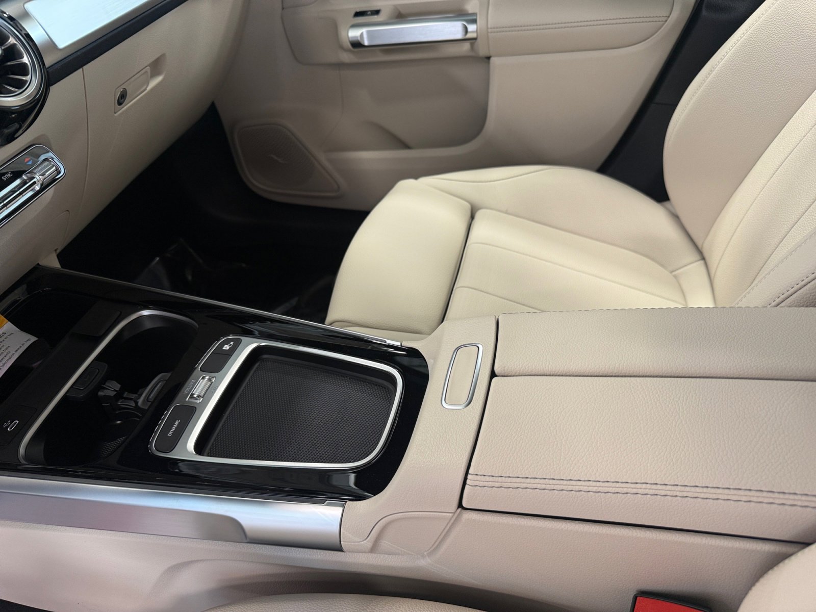 Used 2026 Mercedes-Benz GLB 250 4MATIC image 15