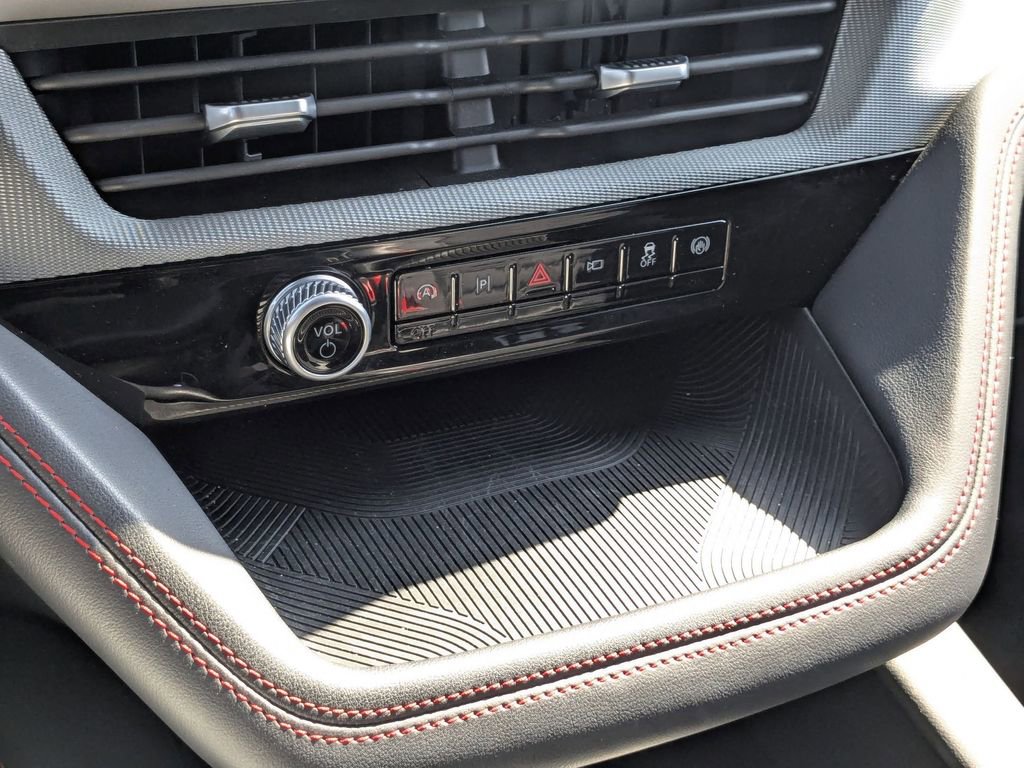 Used 2025 Ford Explorer ST-Line w/ ST-Line Street Pack image 22