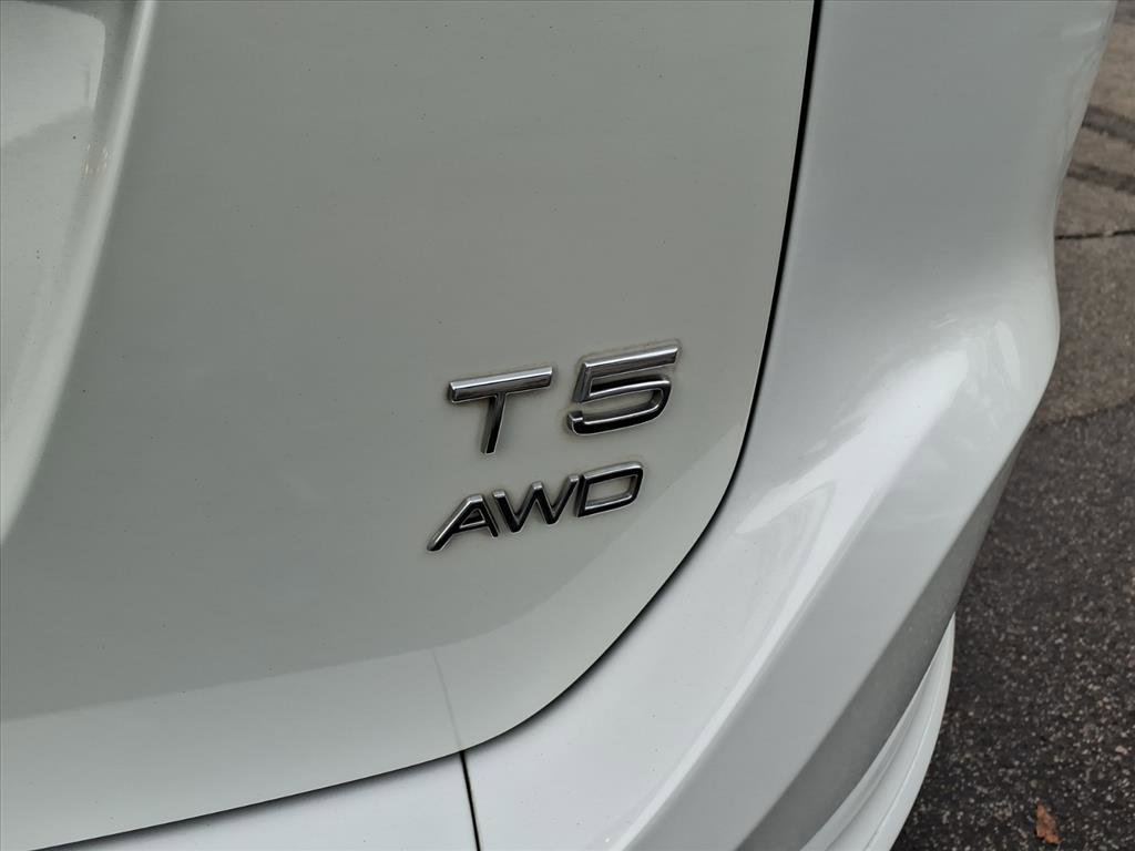 Used 2017 Volvo XC60 T5 Inscription w/ Preferred Option Package image 6
