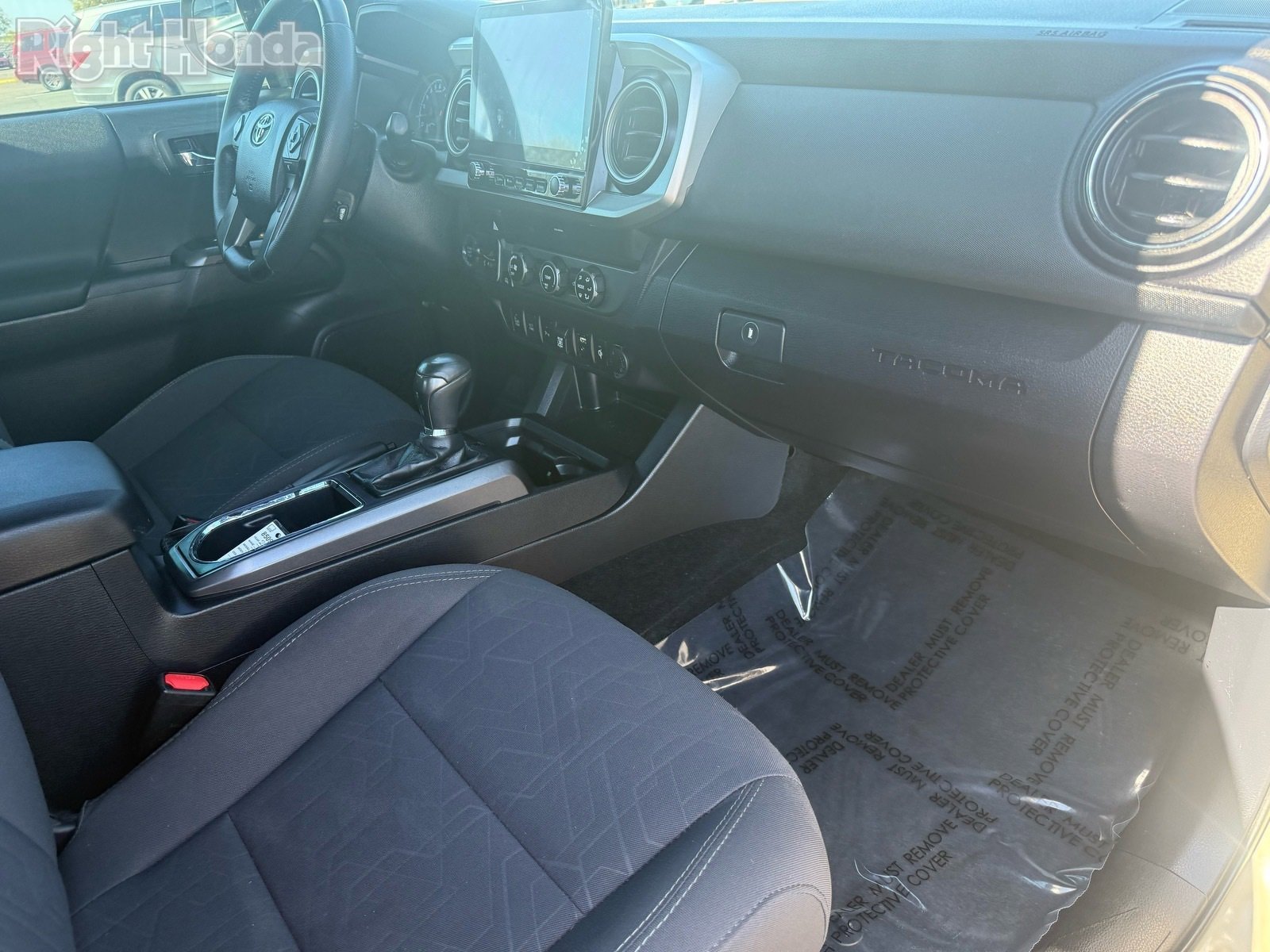 Used 2019 Toyota Tacoma TRD Sport w/ Technology Package image 28