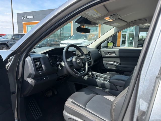 Used 2025 Nissan Pathfinder SL w/ Cargo Package image 20