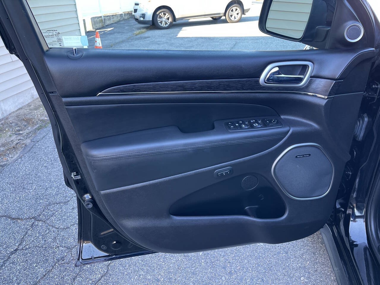 Used 2018 Jeep Grand Cherokee High Altitude AWD/4WD image 9