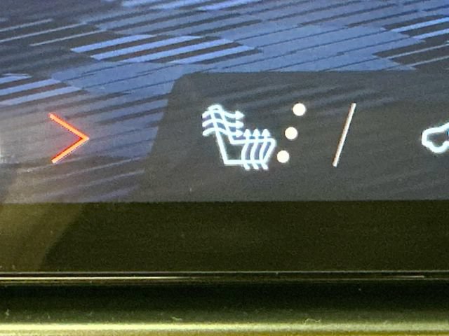 Used 2024 Chevrolet Equinox EV RS FWD image 16