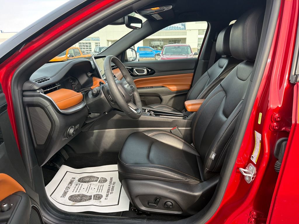 Used 2024 Jeep Compass Limited image 9