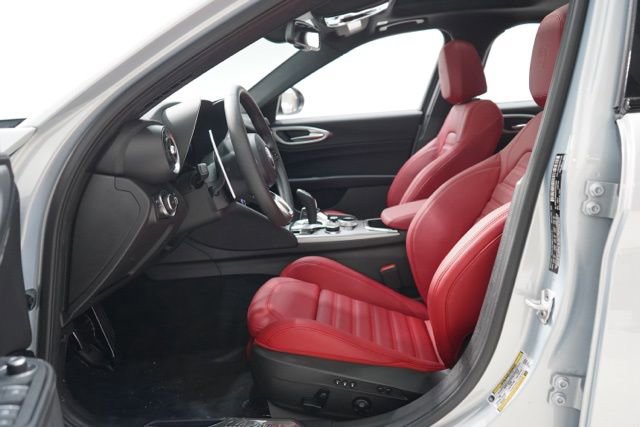 New 2025 Alfa Romeo Giulia AWD w/ Driving Assist Package image 14