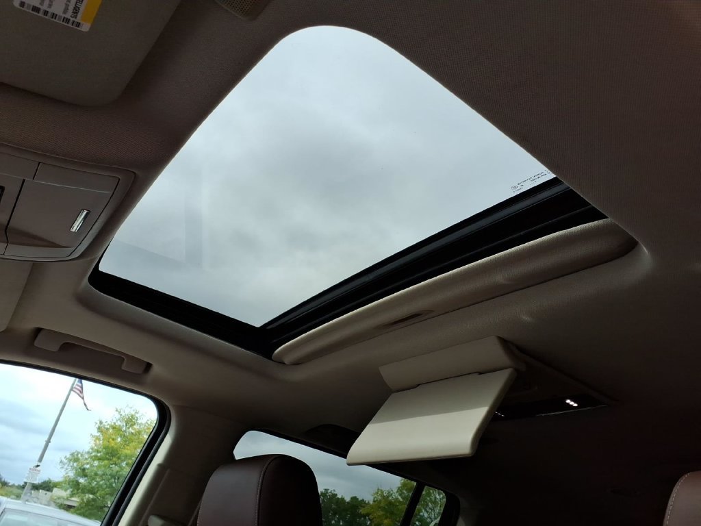 Used 2015 Chevrolet Suburban LTZ AWD/4WD image 16