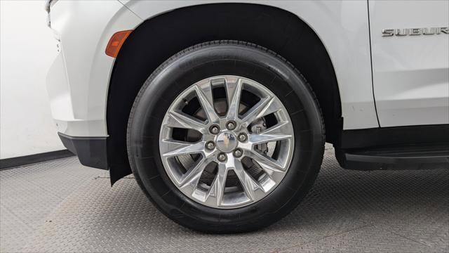 Used 2023 Chevrolet Suburban Premier image 32