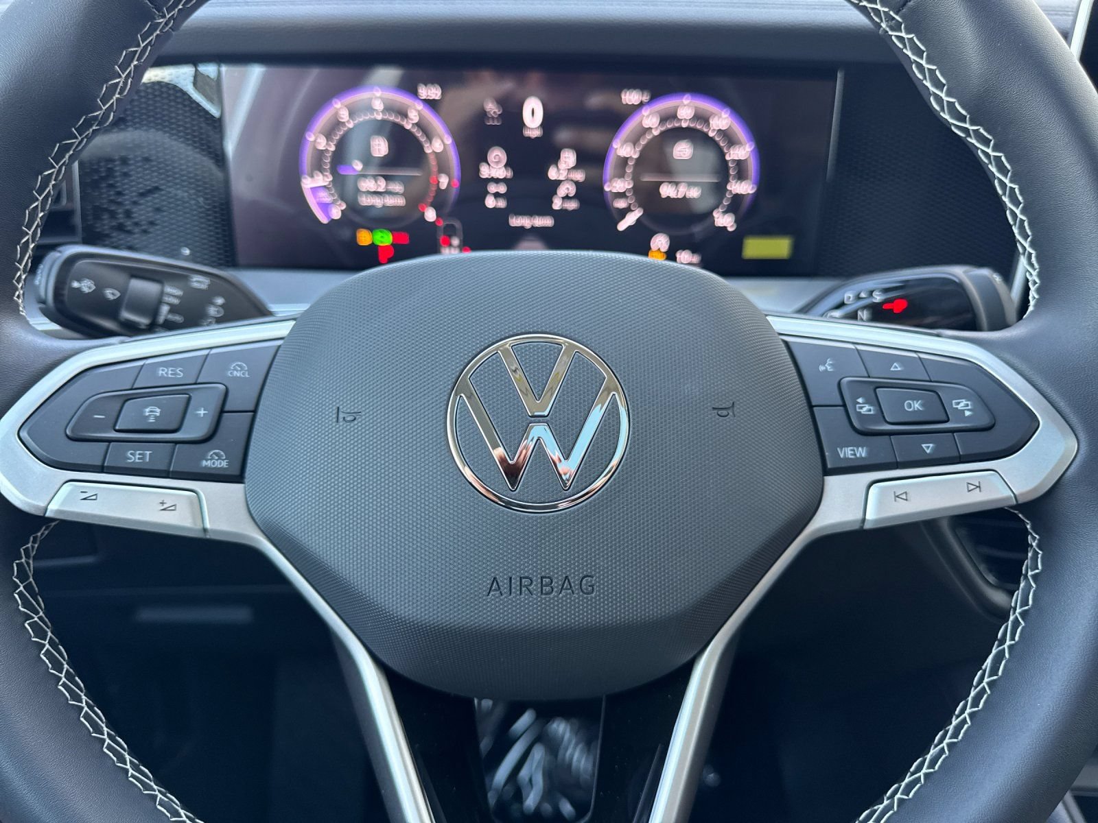 New 2026 Volkswagen Tiguan SE FWD image 23