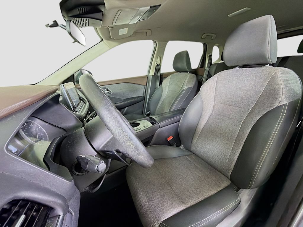 Used 2022 Nissan Rogue SV FWD image 14