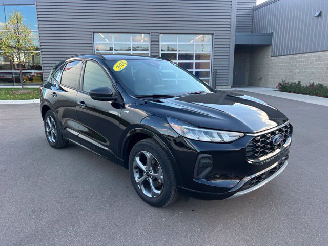 Used 2024 Ford Escape ST-Line AWD/4WD image 3