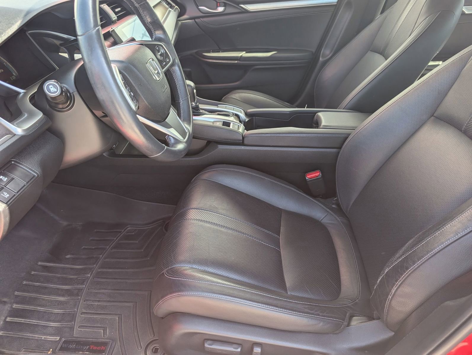 Used 2018 Honda Civic Touring image 10