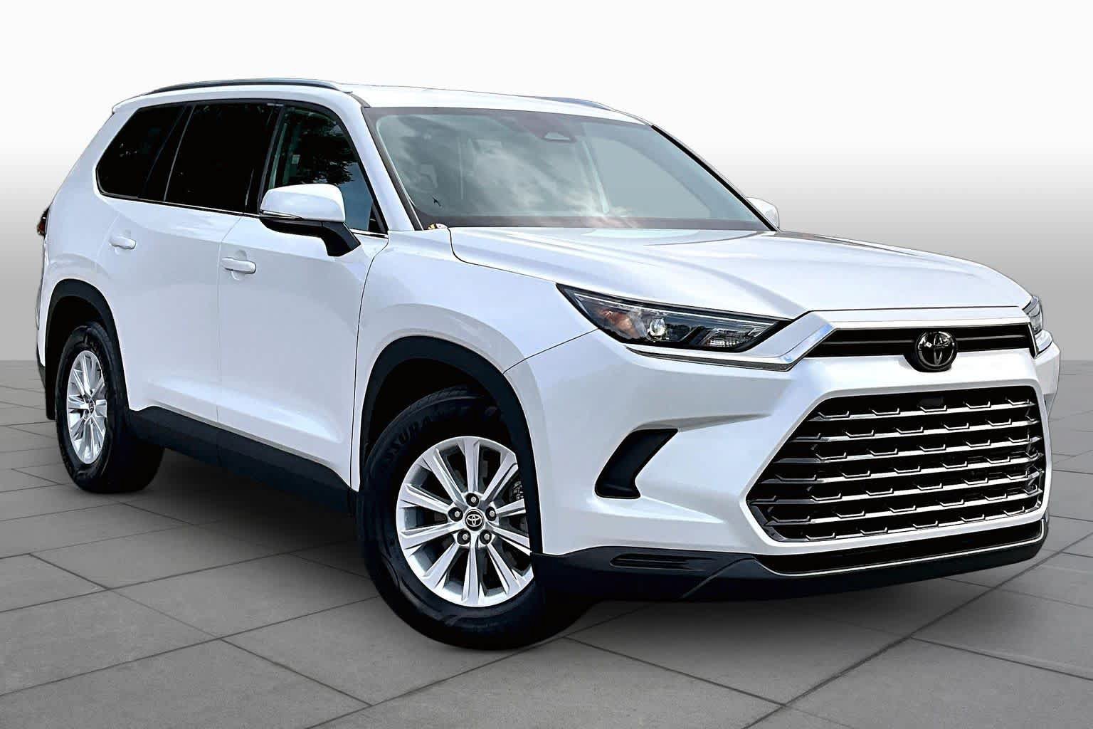 Used 2024 Toyota Grand Highlander AWD image 3
