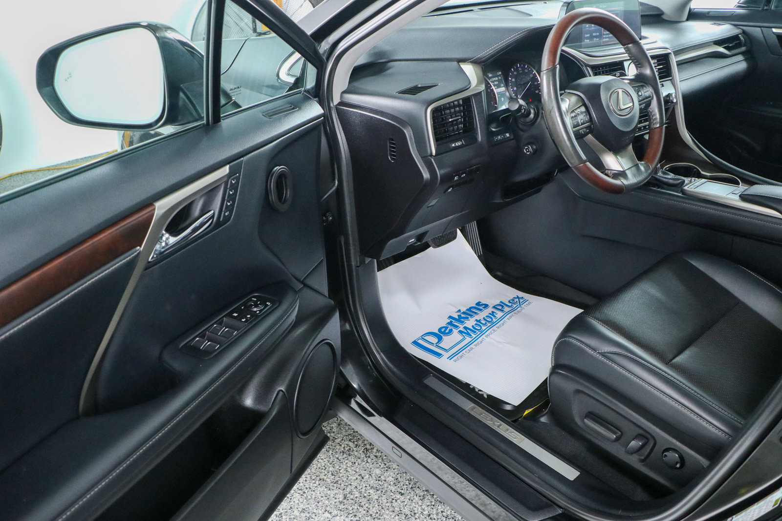 Used 2022 Lexus RX 350 FWD w/ Premium Package image 3