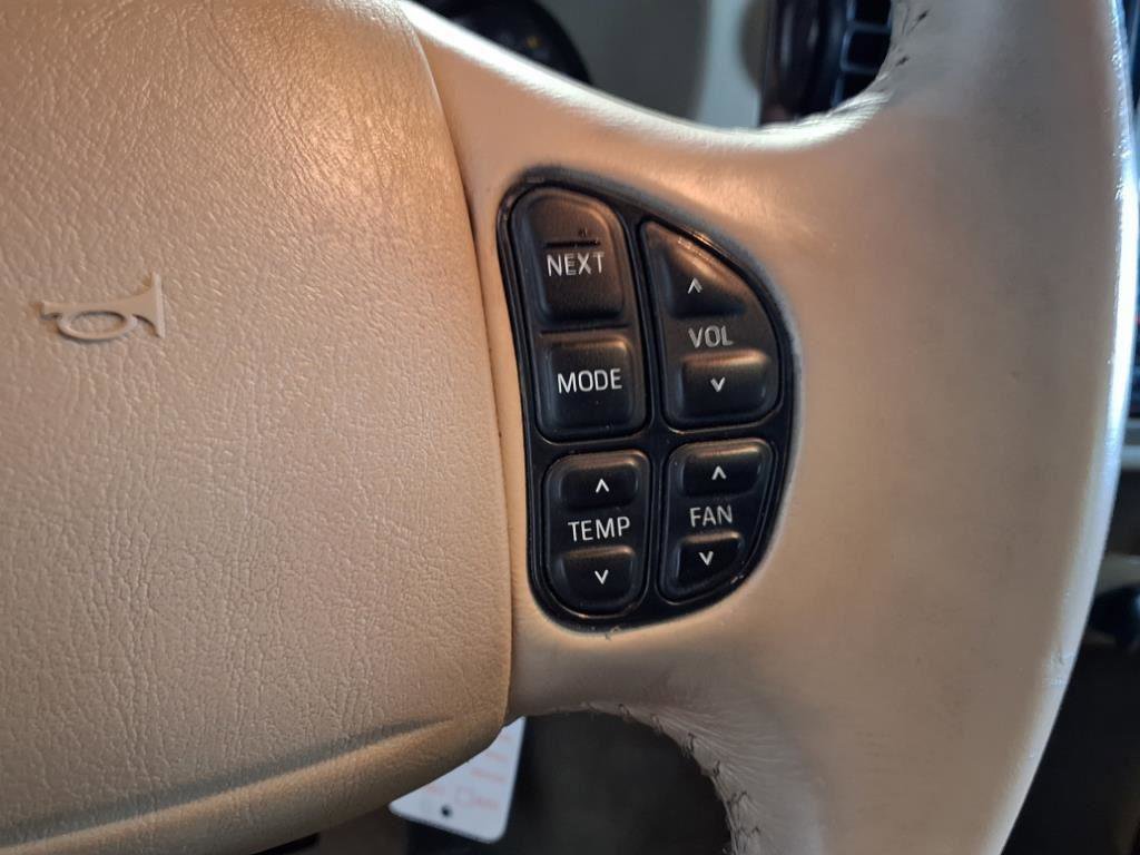 Used 2005 Ford F250 Lariat image 25