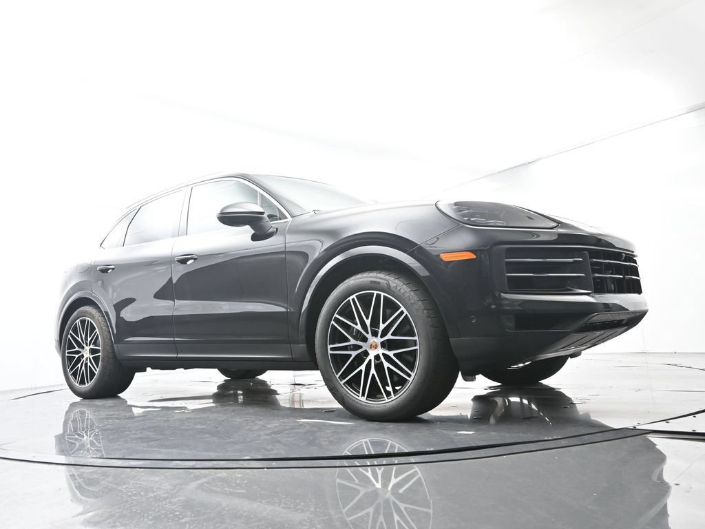 Certified 2025 Porsche Cayenne AWD/4WD image 51
