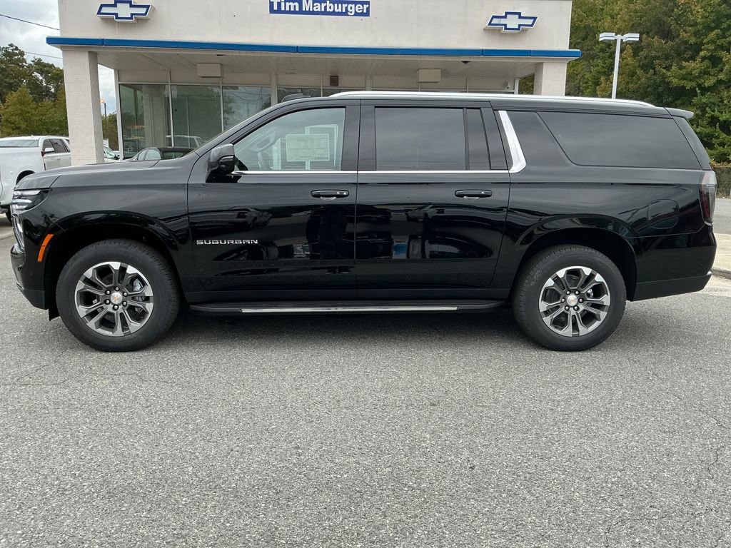 New 2026 Chevrolet Suburban LT w/ Comfort Package image 2