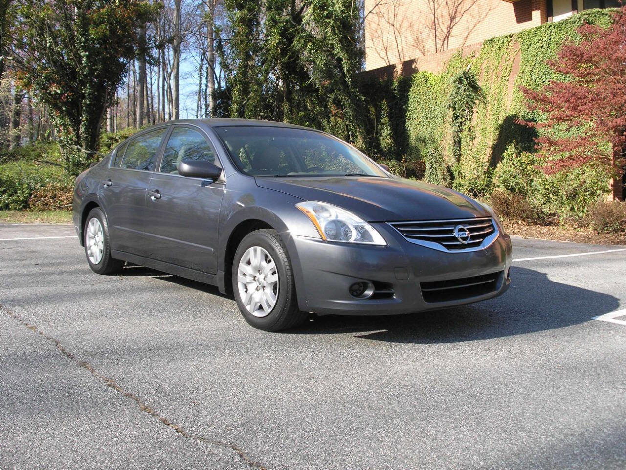 Used 2011 Nissan Altima 2.5 S image 1