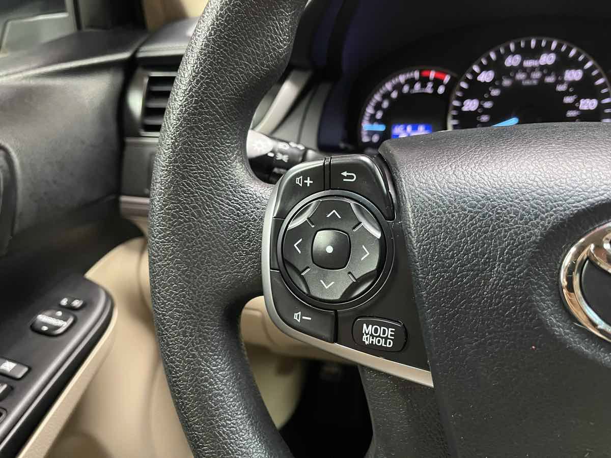 Used 2012 Toyota Camry LE FWD image 14