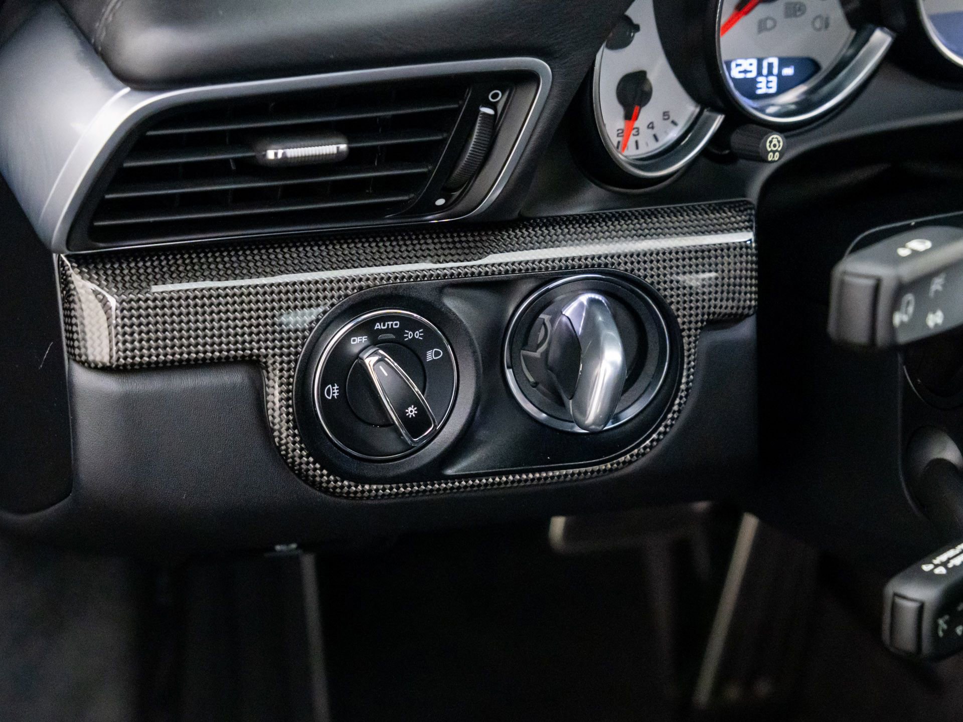 Used 2017 Porsche 911 Turbo S image 17