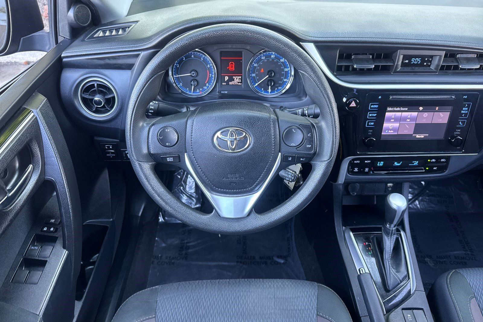 Used 2018 Toyota Corolla LE FWD image 28