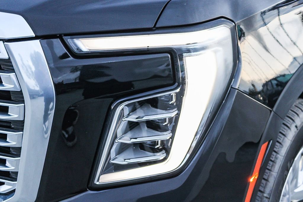 Used 2025 GMC Yukon XL Denali image 5