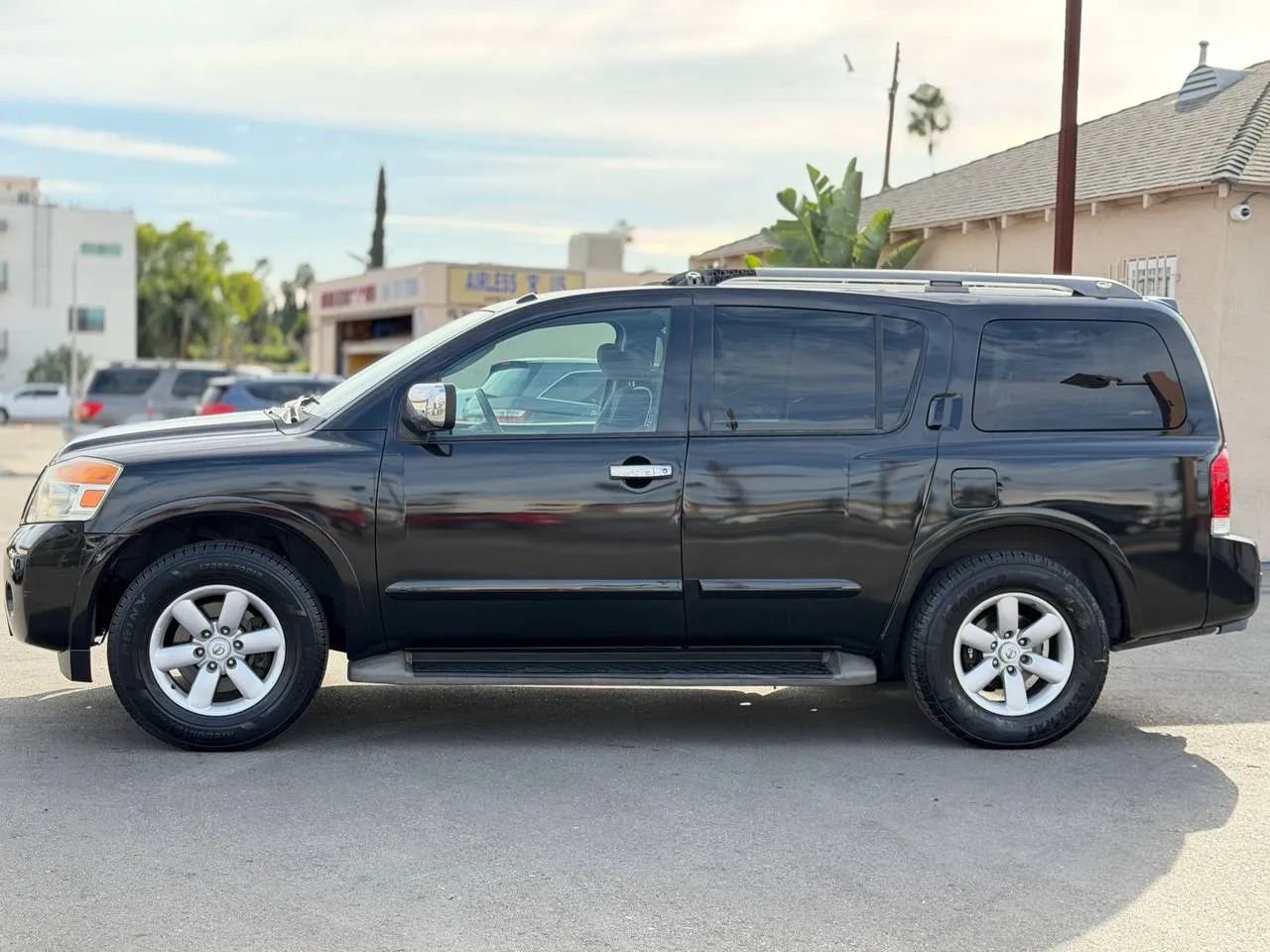 Used 2012 Nissan Armada SV w/ Driver Pkg image 7