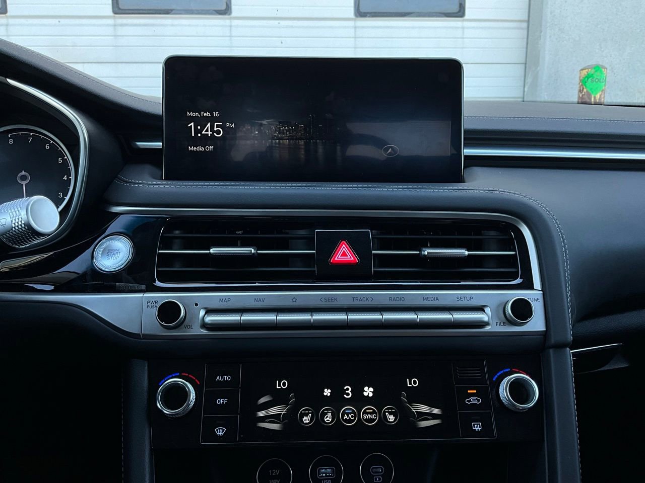 Used 2025 Genesis G70 2.5T image 24