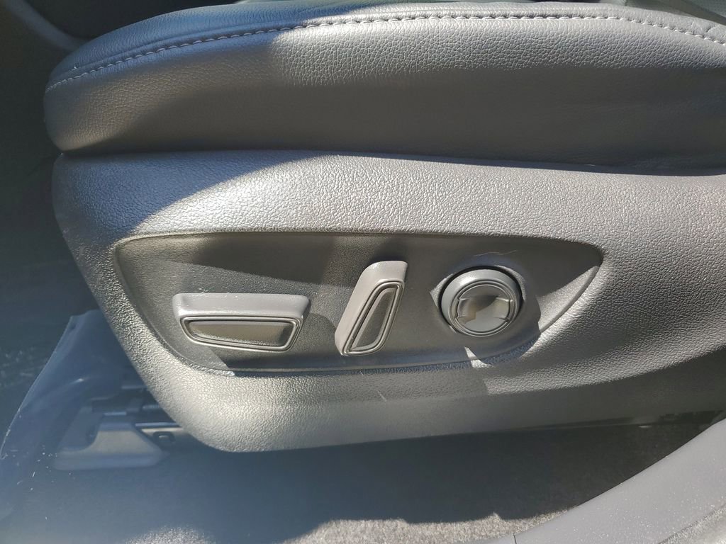 Used 2023 Toyota Highlander Limited w/ Protection Package #3 (TMS) image 26