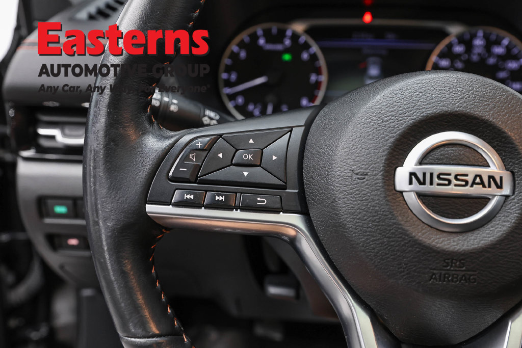 Used 2022 Nissan Sentra SR w/ SR Premium Package FWD image 17