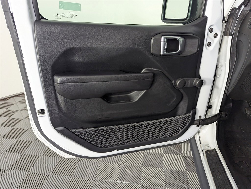 Used 2021 Jeep Gladiator Sport image 18