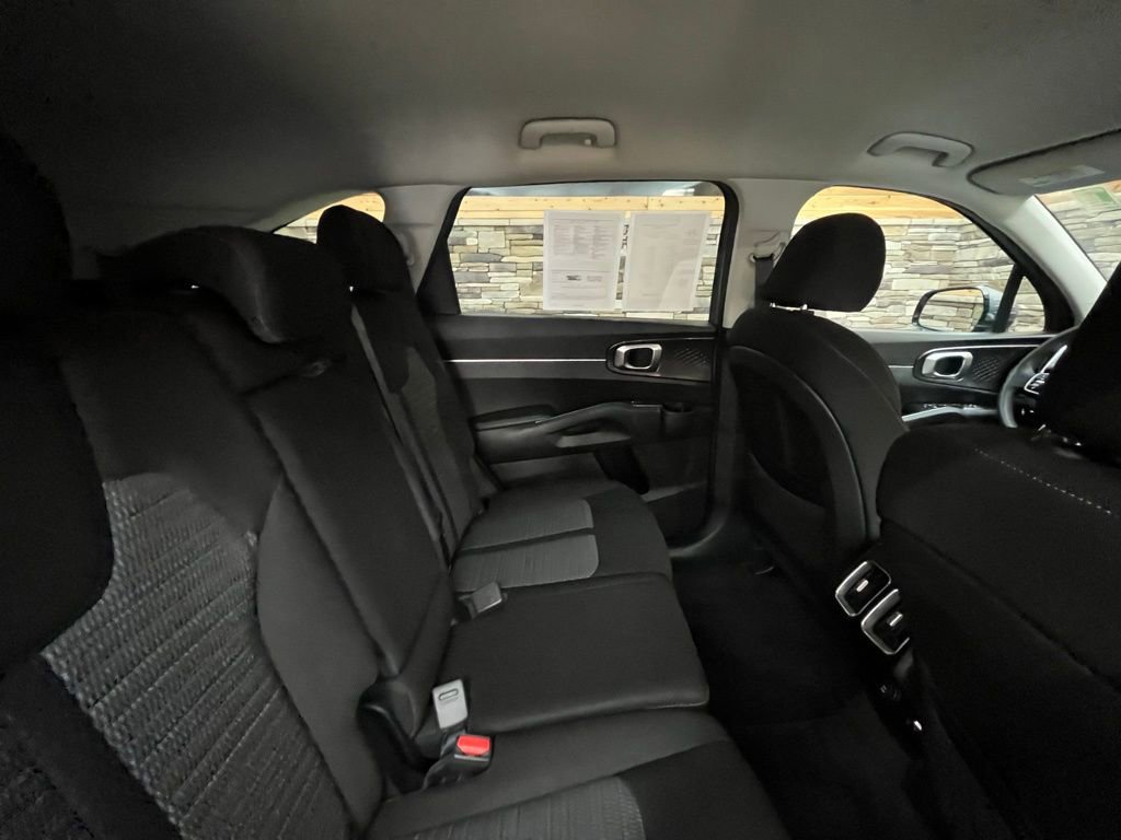 Used 2021 Kia Sorento LX AWD/4WD image 30