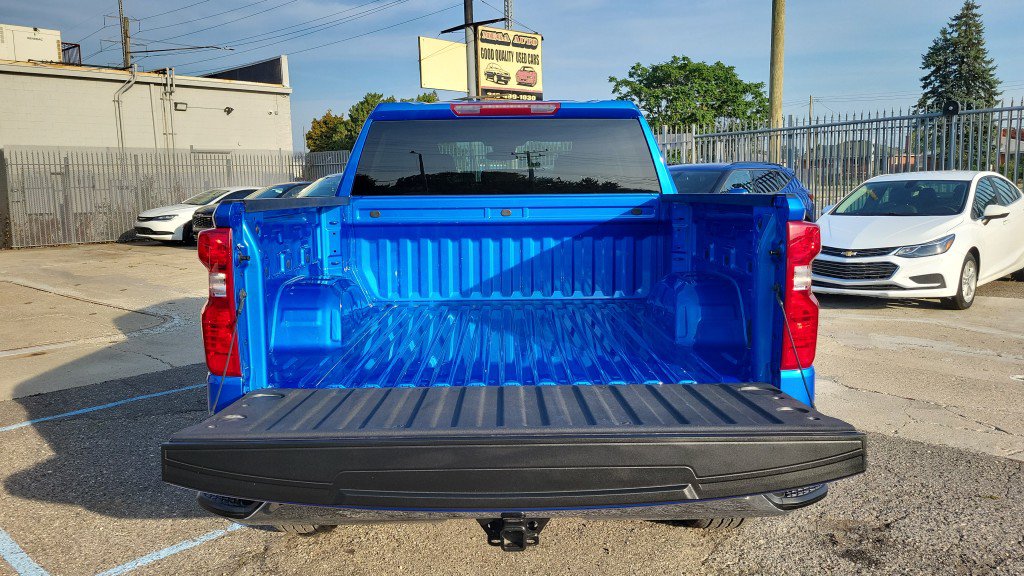Used 2025 Chevrolet Silverado 1500 LT AWD/4WD image 11