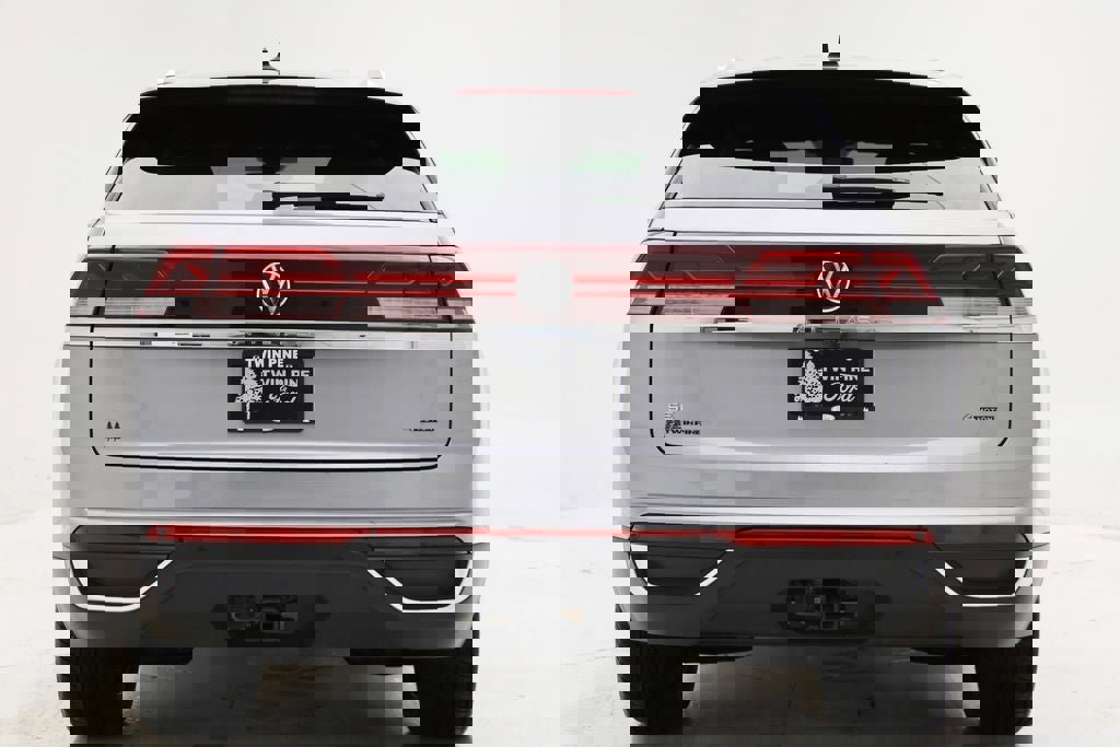 Used 2025 Volkswagen Atlas Cross Sport SE image 8