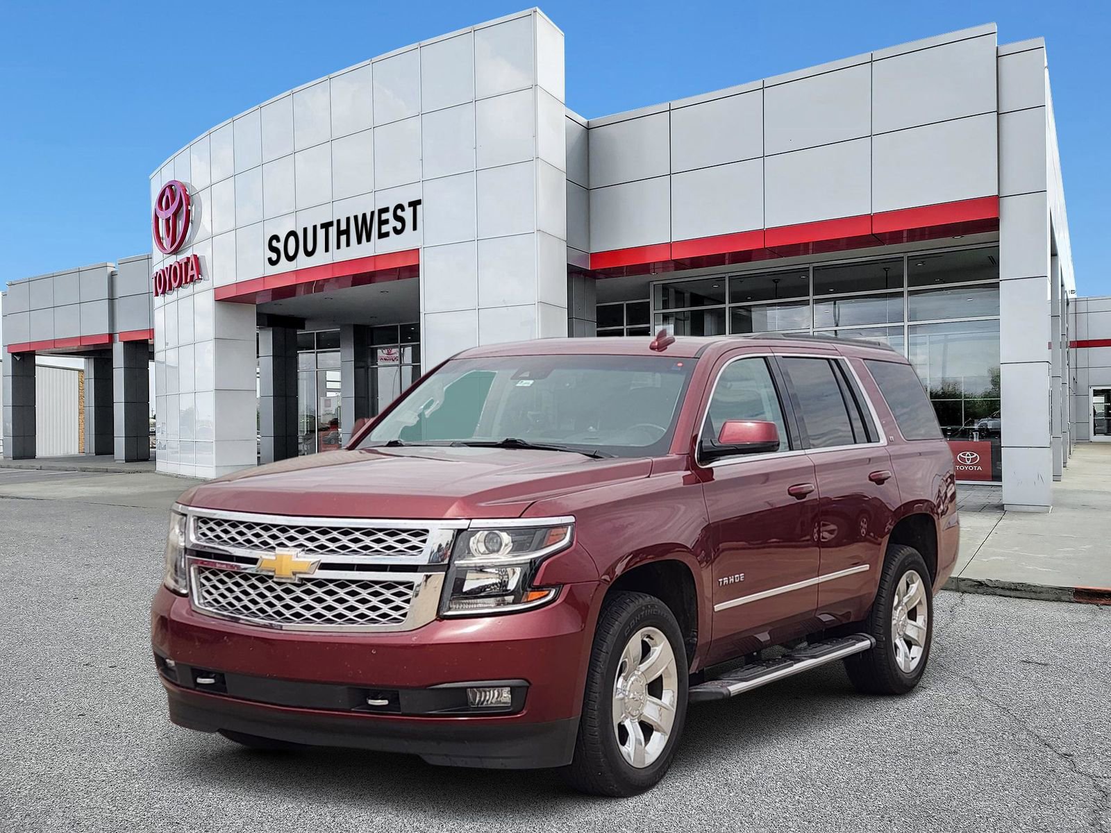 Used 2019 Chevrolet Tahoe LT w/ LT Signature Package AWD/4WD image 2